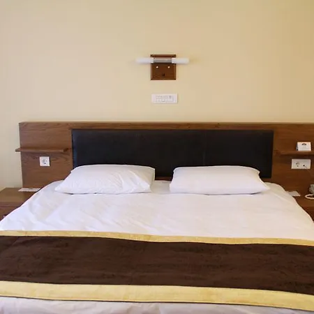 Royal 4*